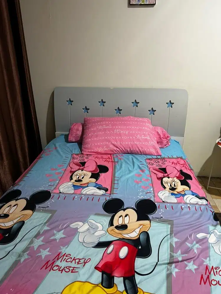 Dijual divan anak bonus kasur(baru)