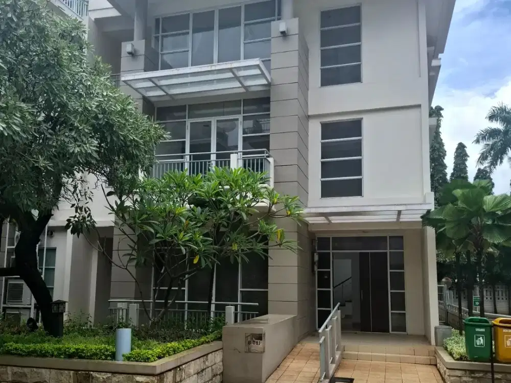Town House Royal Garden House CBD Pluit