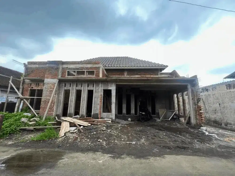 Rumah Proses Bangun Di Ngaglik Dekat Kampus UGM