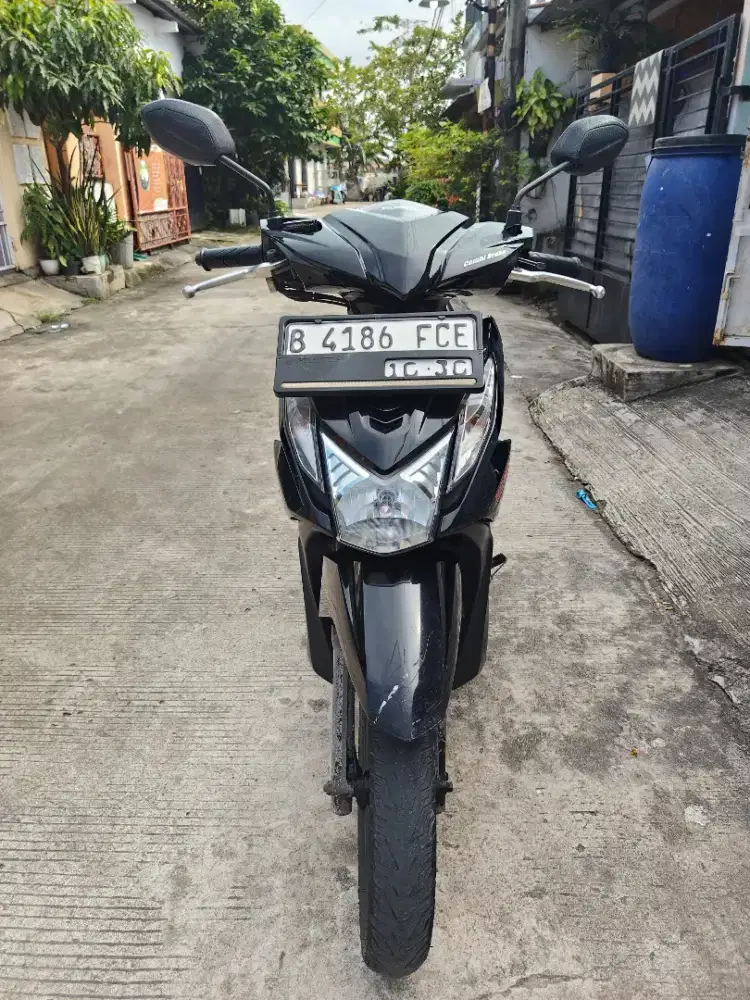 Di jual motor Honda Beat tahun 2015