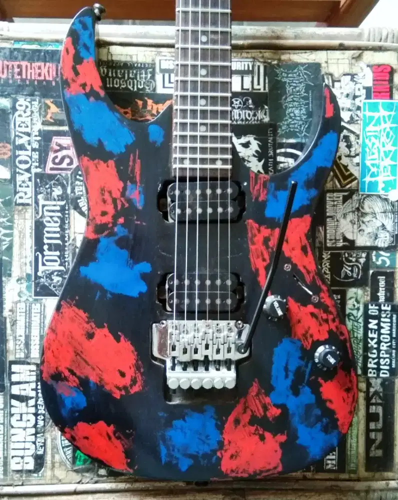 ibanes Gitar Abstrak