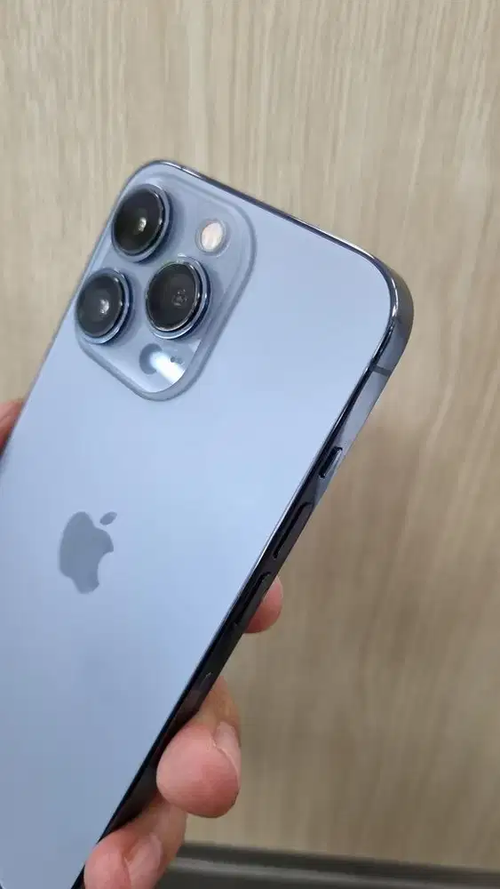 ip 13 pro 128gb all operator batre 88%  muluss