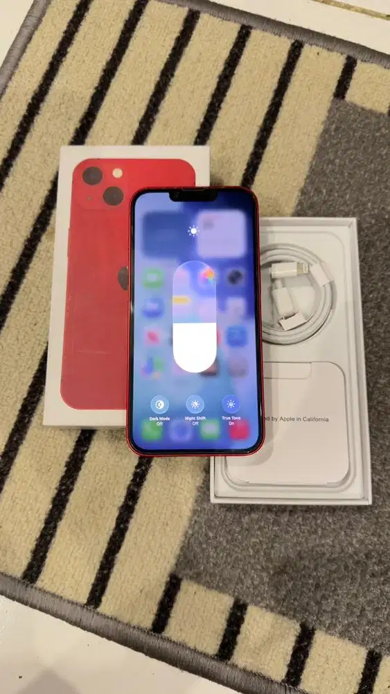 Dijual Iphone 13 Red 128GB Mulus Lengkap Terdaftar