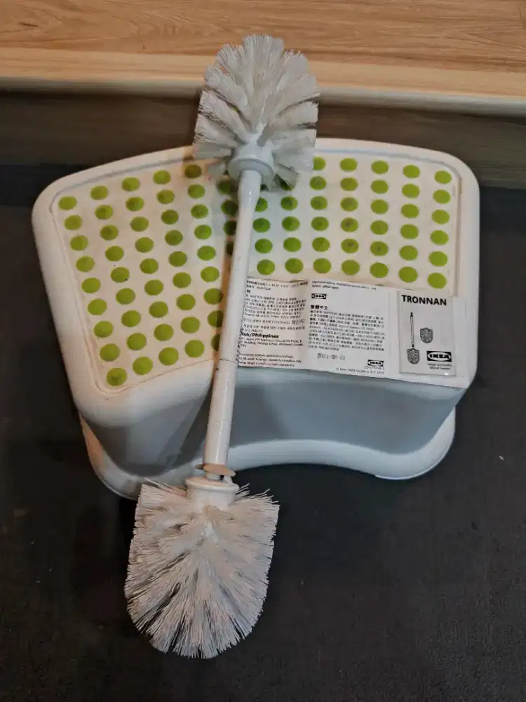 PERLEKAPAN KAMAR MANDI , SIKAT DAN JENGKOK IKEA ORIGINAL