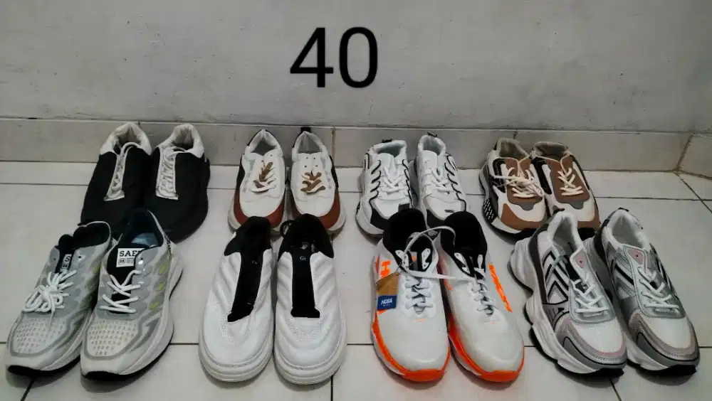 Sepatu pria dan wanita