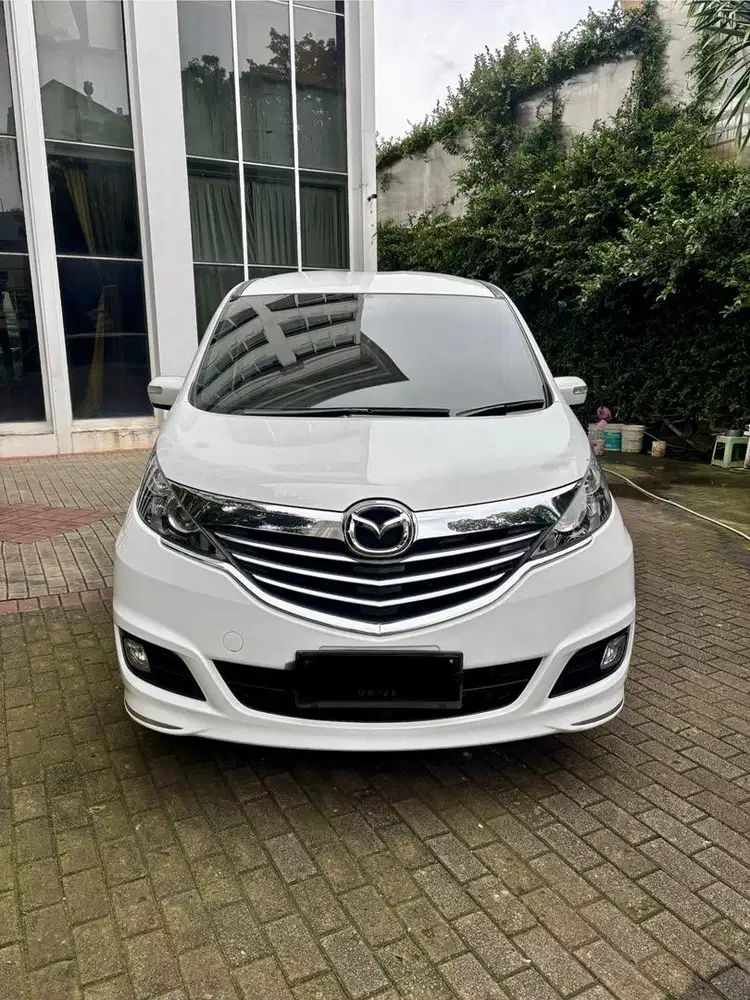 Mazda Biante Skyactive (KM 70)