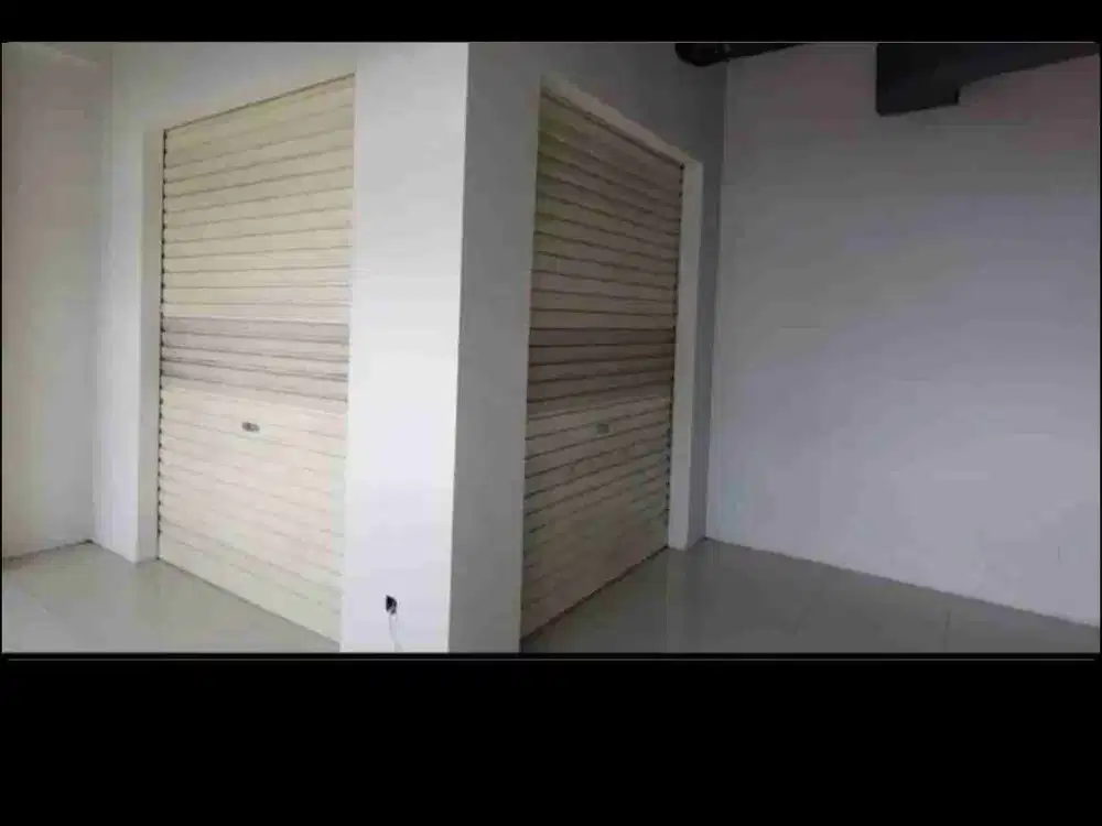 sewa kantor /stand hook hadap jalan tidar the central mall gunawangsa tidar lt 1