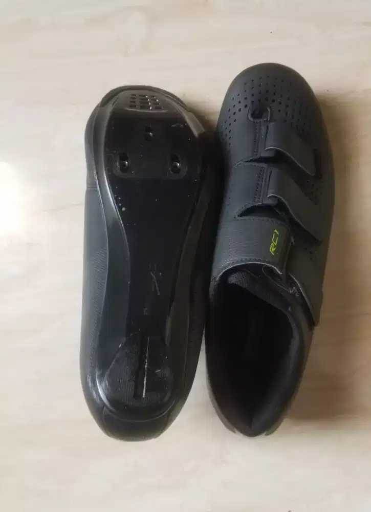 Sepatu sepeda shimano rc1 no 41 - 42