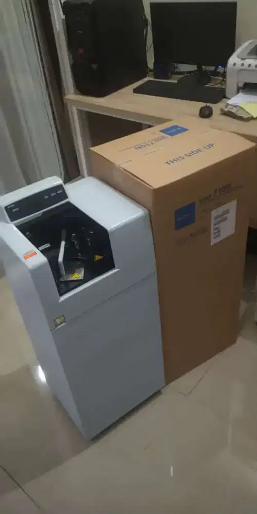 Mesin hitung uang kertas