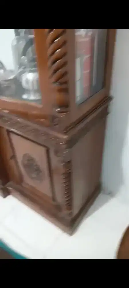 Jual cepat lemari Jepara asli. Karena perlu uang.harga 5jt bisa nego