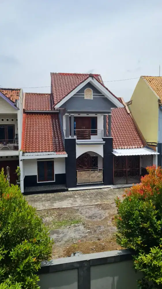 Rumah 2 lantai di jual cepat, butuh uang banget, nego sampai deal