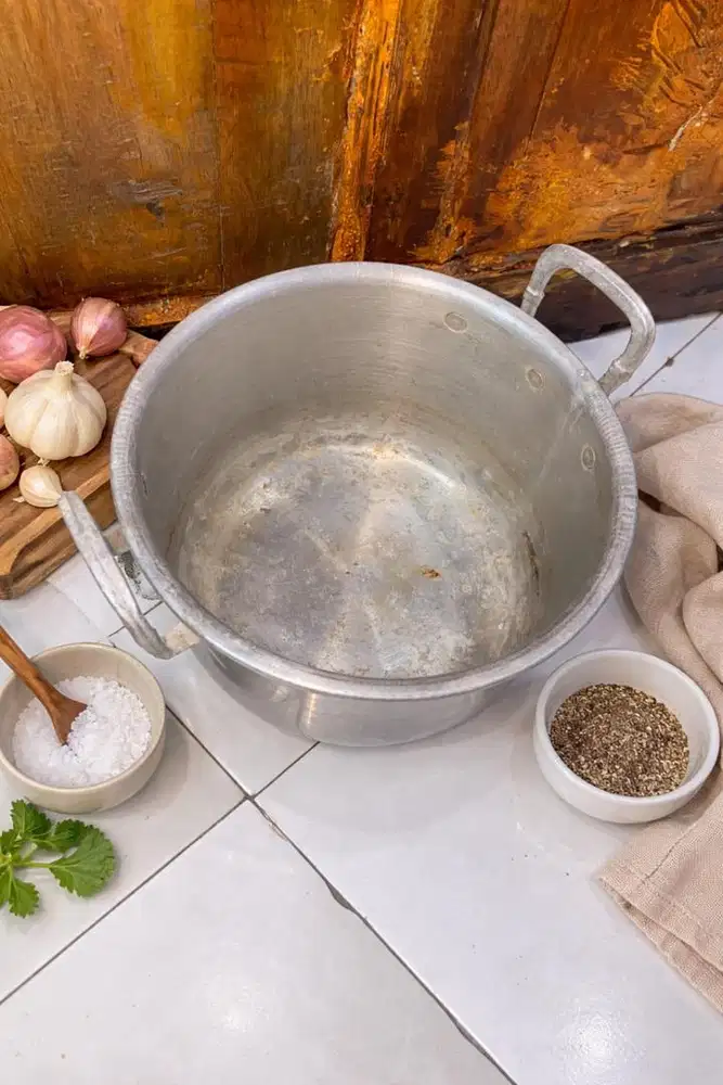 Panci Bekas Ukuran Sedang