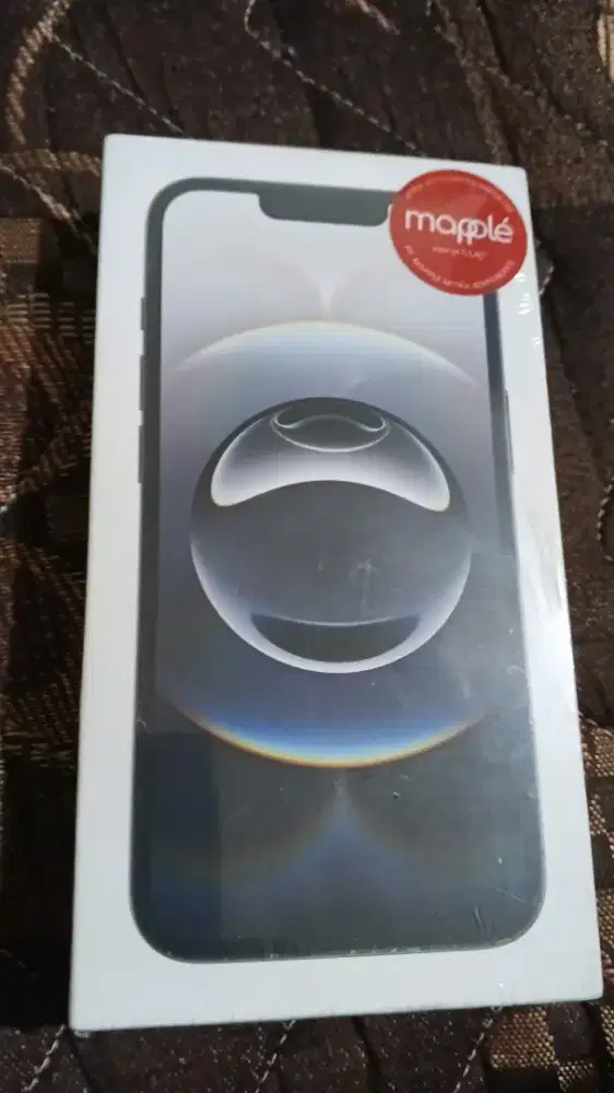 iPhone 16e 128 black resmi ID/A