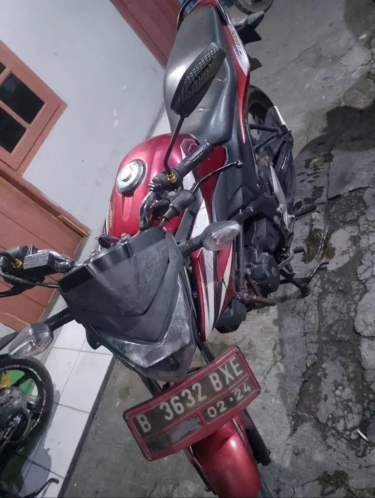 Motor CB150R STREETFIRE KONDISI normal nyala semua pajek pules 2020