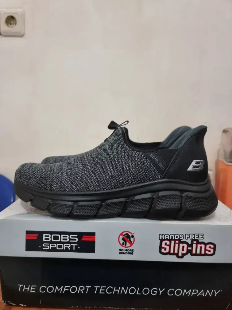 SKECHERS  BOBS  B FLEX - HEIGHTS EDGE BLACK SIZE 43