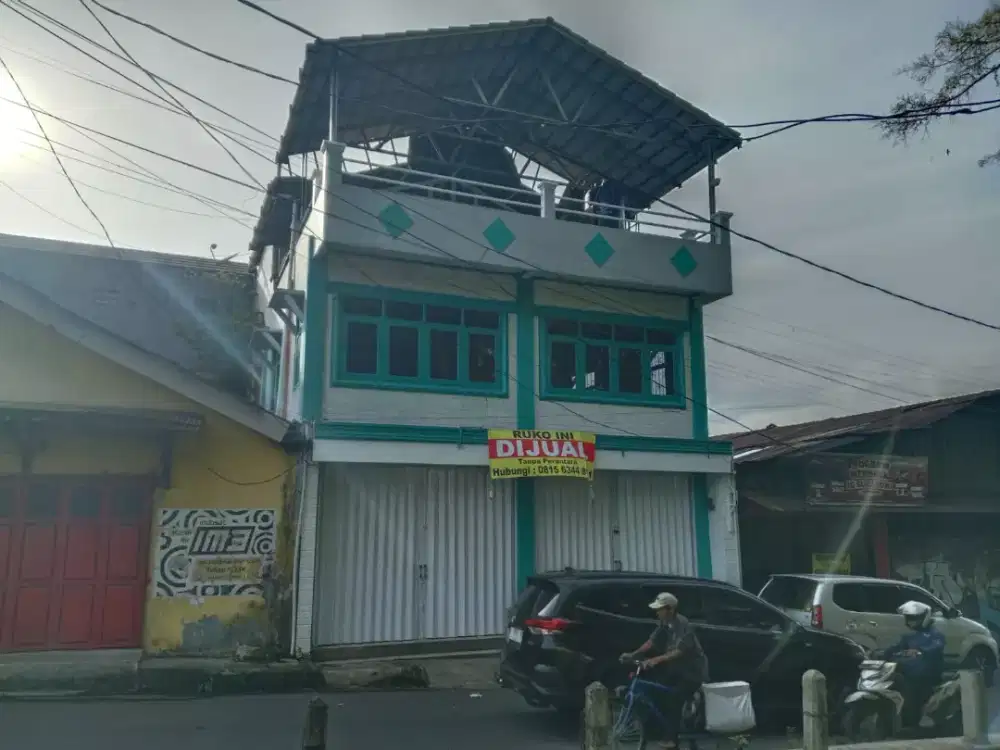 Dijual  2 Ruko gandeng 3 lantai