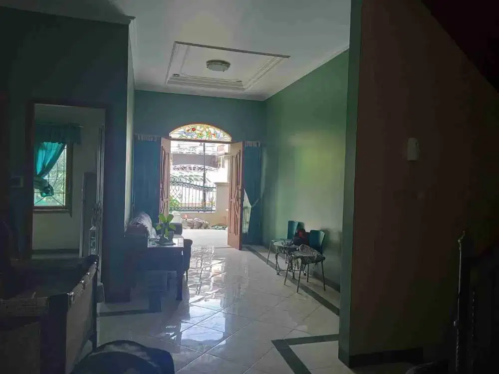 ruma sewa taman Laguna Cibubur cocok utk usaha