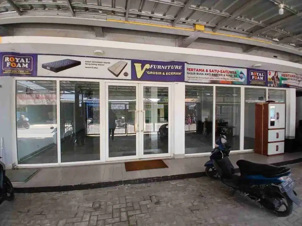 Disewakan ruko gandeng komersil strategis sudah pintu kaca kosambi