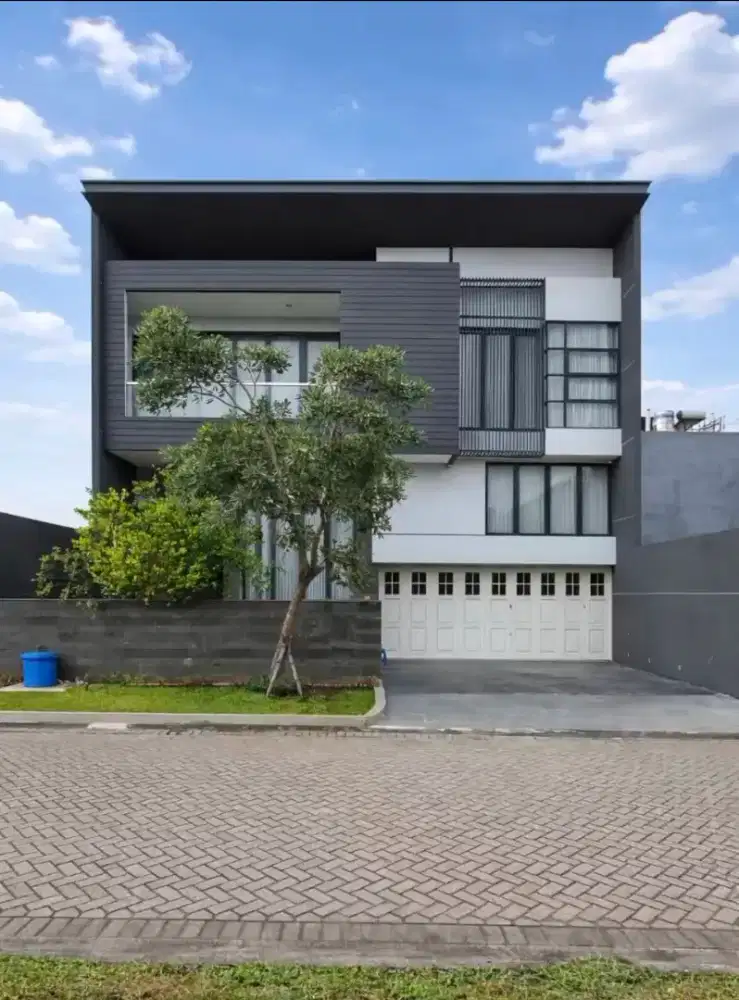 Di jual rumah waterfront citraland surabaya