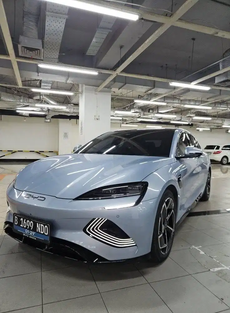 BYD Seal Performance 2024 AT Biru