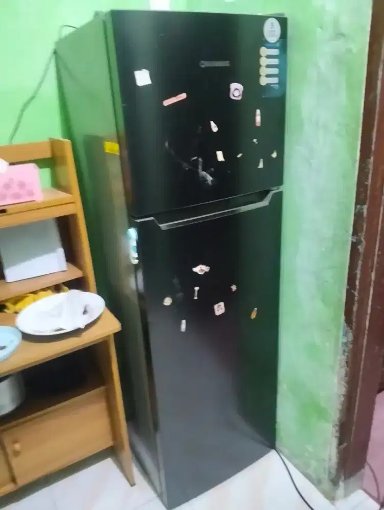 Dijual kulkas changhong 2 pintu bekas