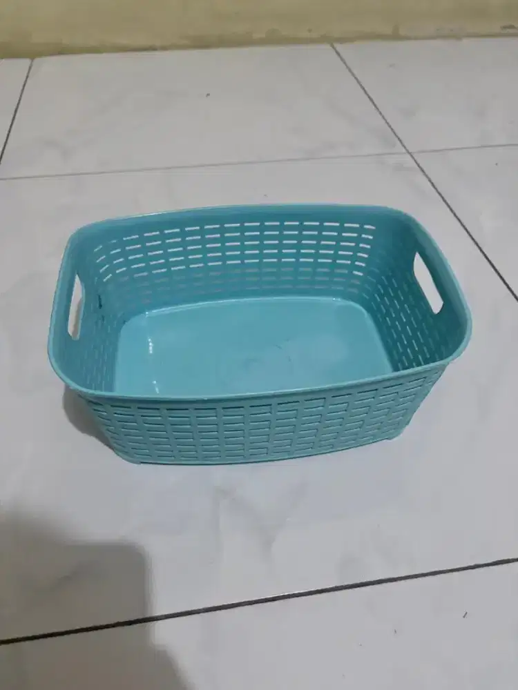 Keranjang Sendok Garpu Plastik Biru – Baru & Gratis