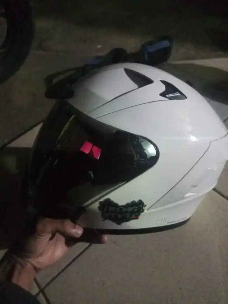 Helem ALv warna putih