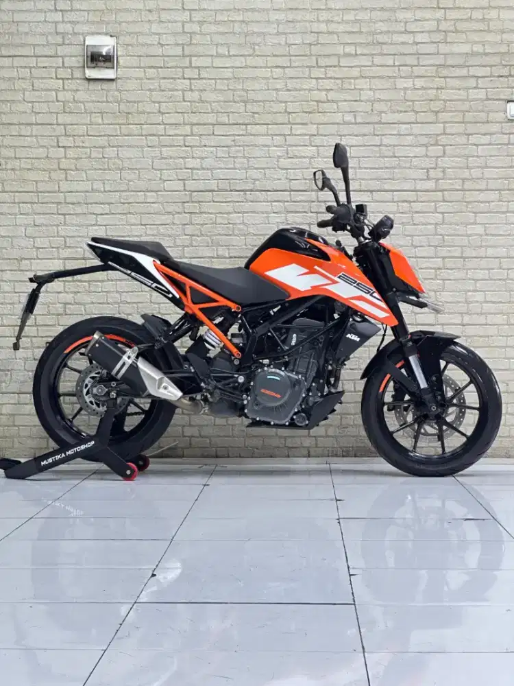 TERBATAS! KTM DUKE 250 ABS 2018