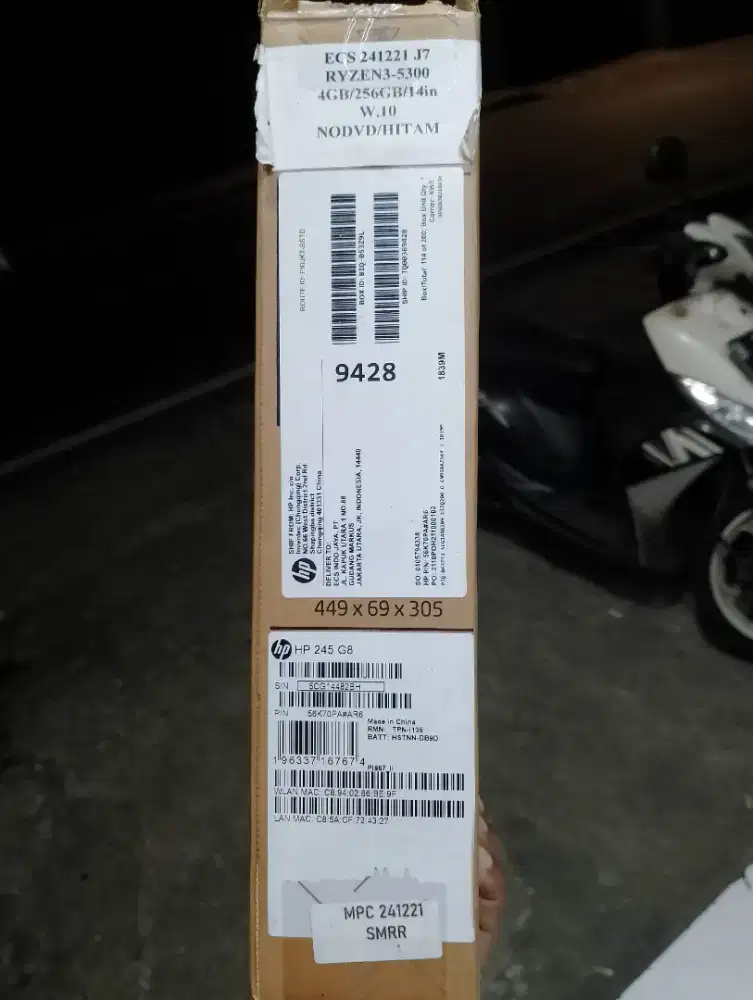 HP 14 Ryzen 3 grey Ram 4 ssd 256