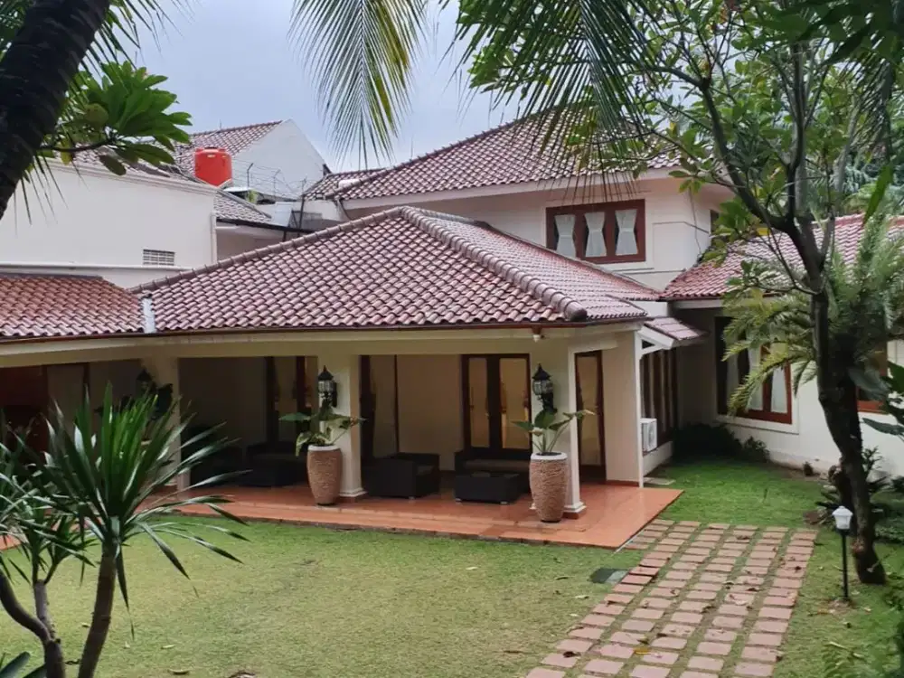 Rumah Luas Ada Kolam Renang Siap Huni di Bintaro Sektor 9 - 0428