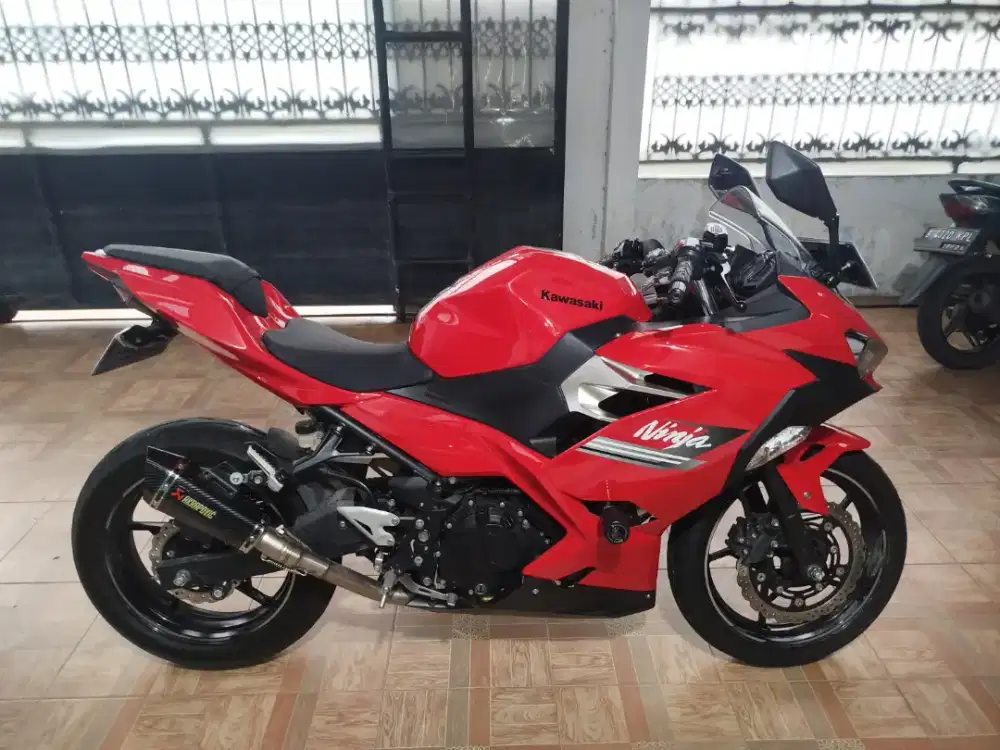 Kawasaki ninja FI NON ABS 2022