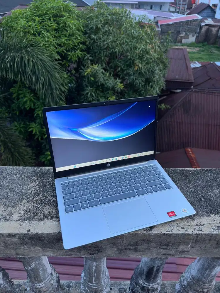 Laptop HP14 Em0019AU Garansi 15 Bulan Ram 8/512 GB