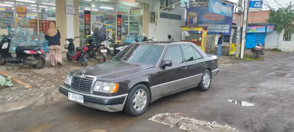 Mercedes-Benz BOXER W124 230E