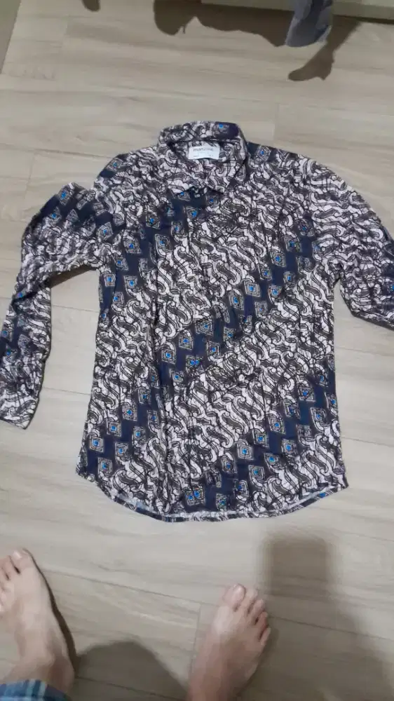 Kemeja batik manzone