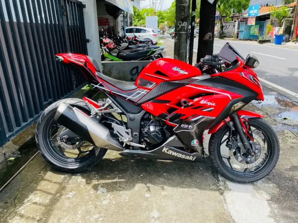 Ninja 250 merah Deva motor