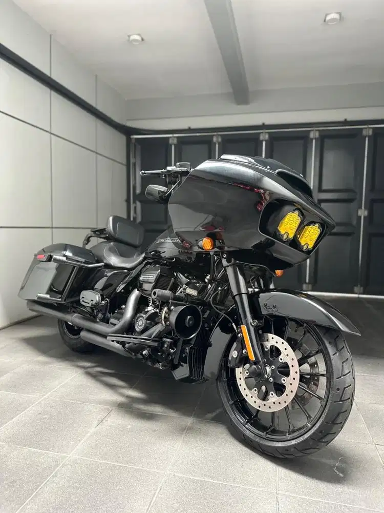 Harley Davidson Road Glide Special 2019 Black Finish Full Acc