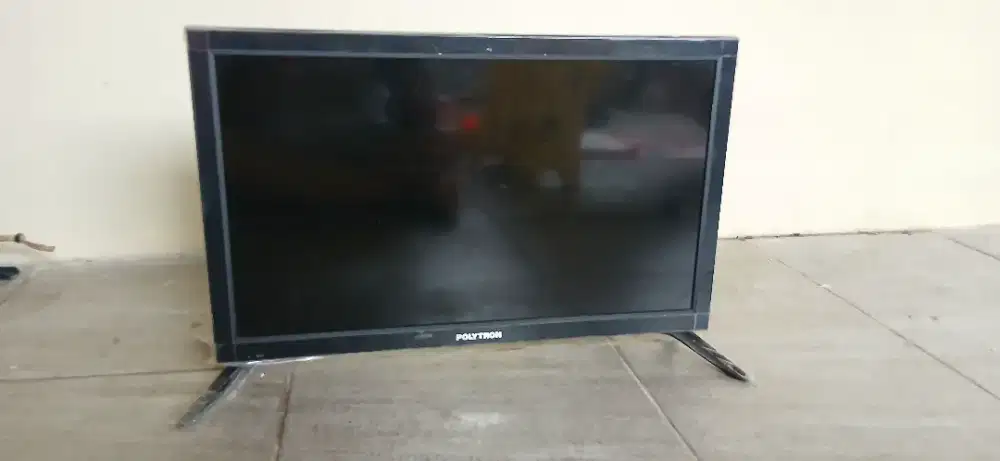 Di jual tv POLYTRON 32 INCH.
