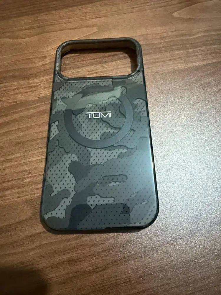 CASING TUMI IPHONE 17PRO MAX