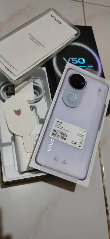 Vivo V50 5G NFC purple 8+8/256gb like new mulus seperti baru