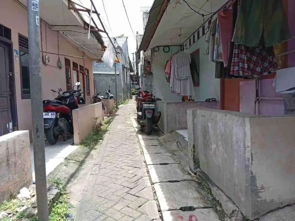 Di jual 3 yunit kontrakan terisi full di lokasi peninggilan Ciledug kota Tangerang
