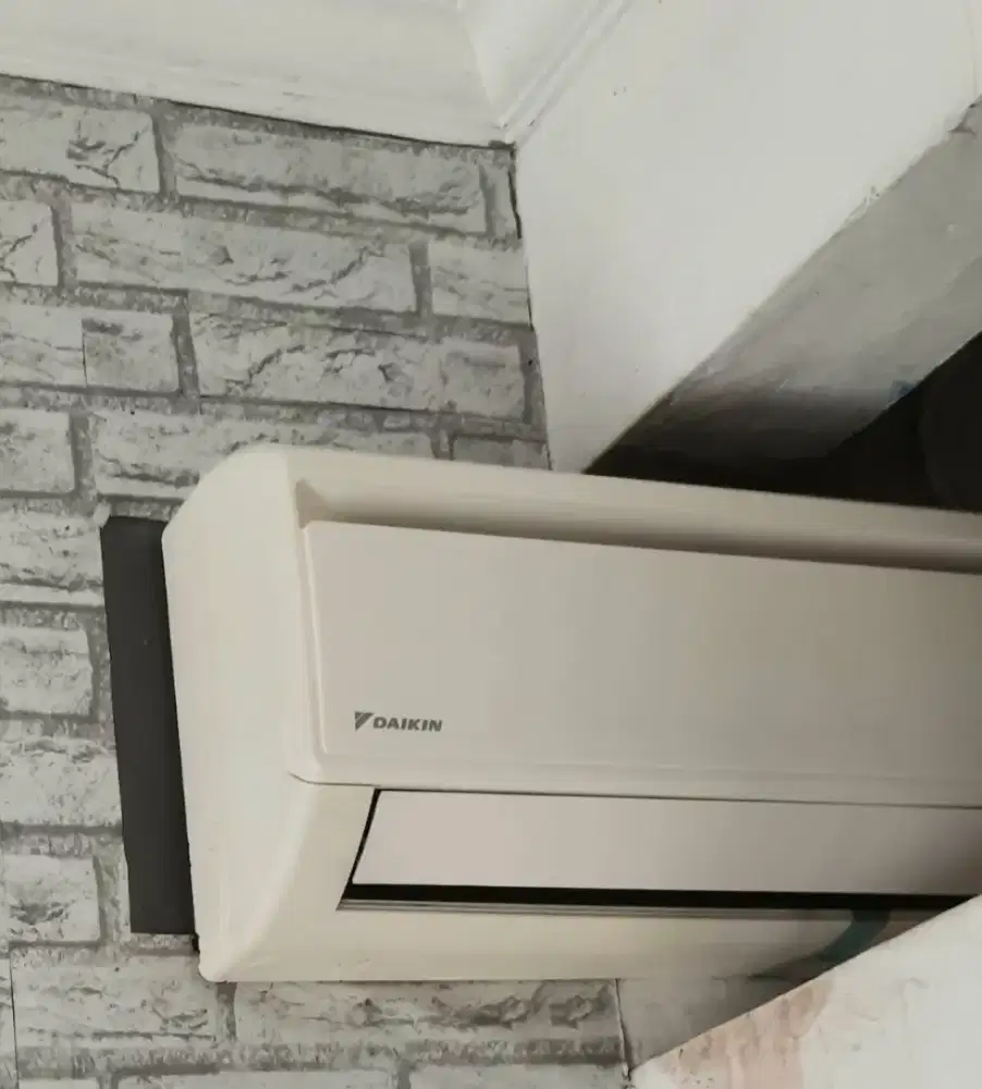 AC Daikin Malaysia 1 Pk jamin dingin jarang di pakai 1,7jt
