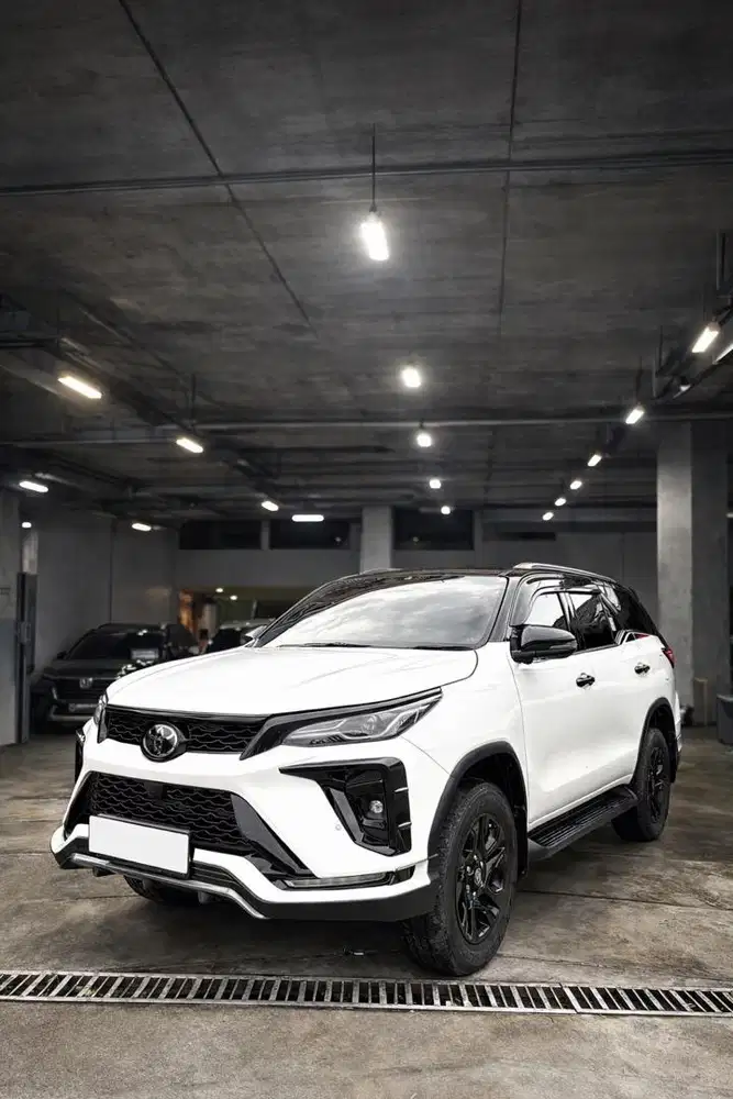 Fortuner Legender 2.8 GR Twotone 2025