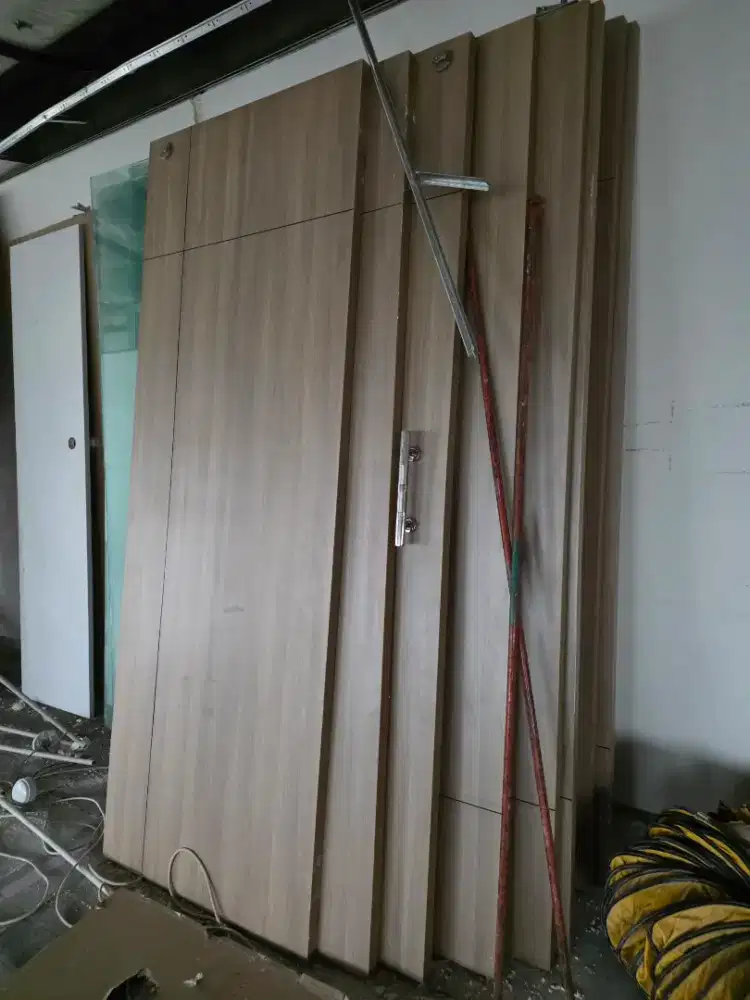 Dijual pintu kayu lapis HPL bekas kantor