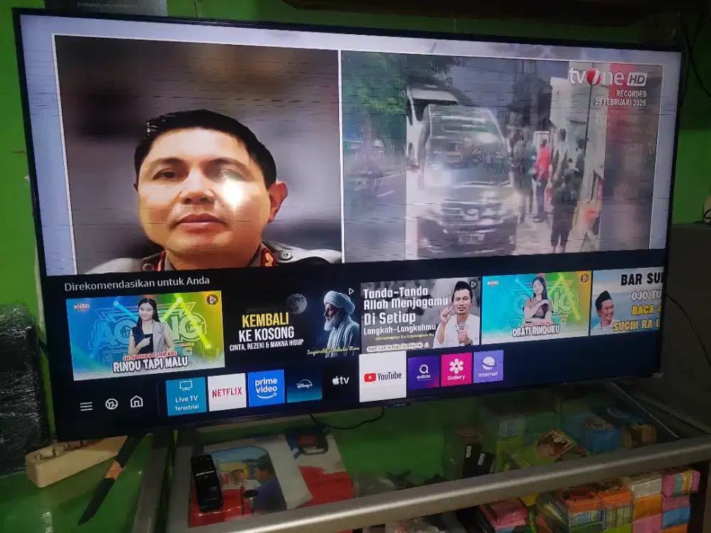 Tv samsung Smart 50 inch bergaris tipis tipis