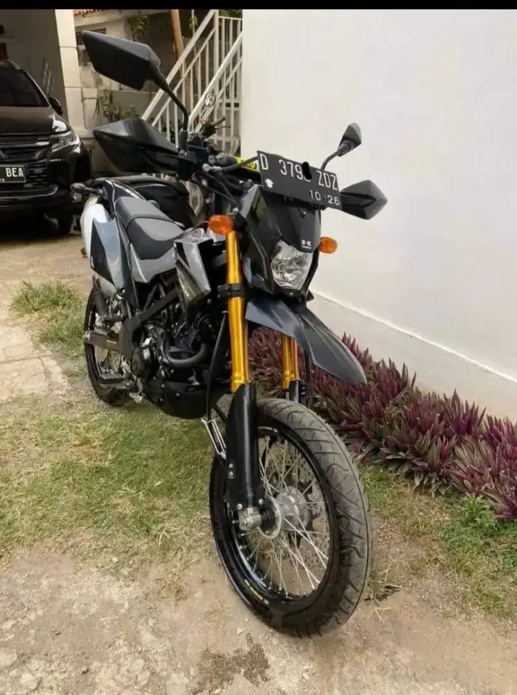 Kawasaki D-Tracker 150 SE Tahun 2021