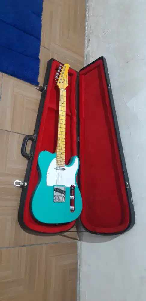 Original kowe . Jual gitar saja