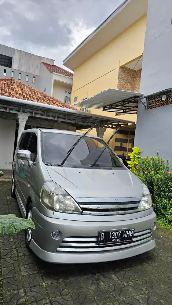 Nissan Serena 2010 Bensin
