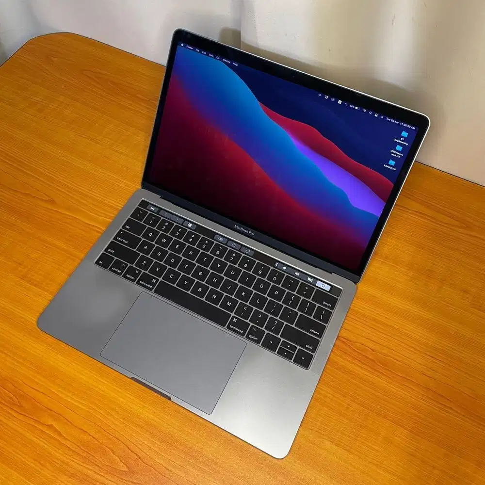 Macbook Pro 2019 Touchbar ibox laptop 13 inch
