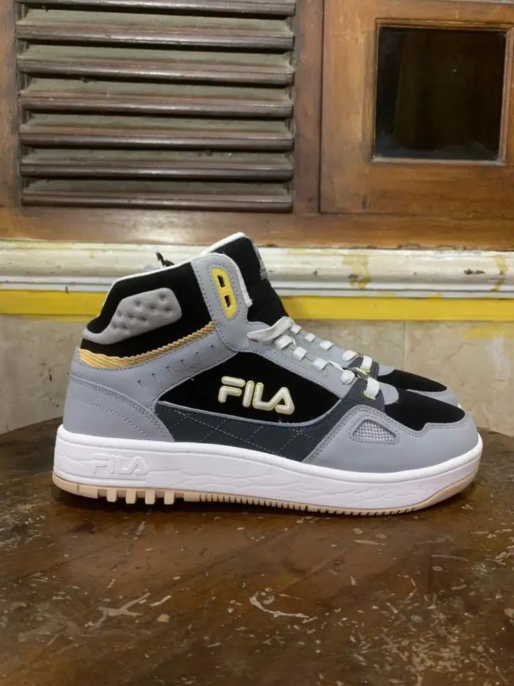 Sepatu fila glory mild size 44 mulus