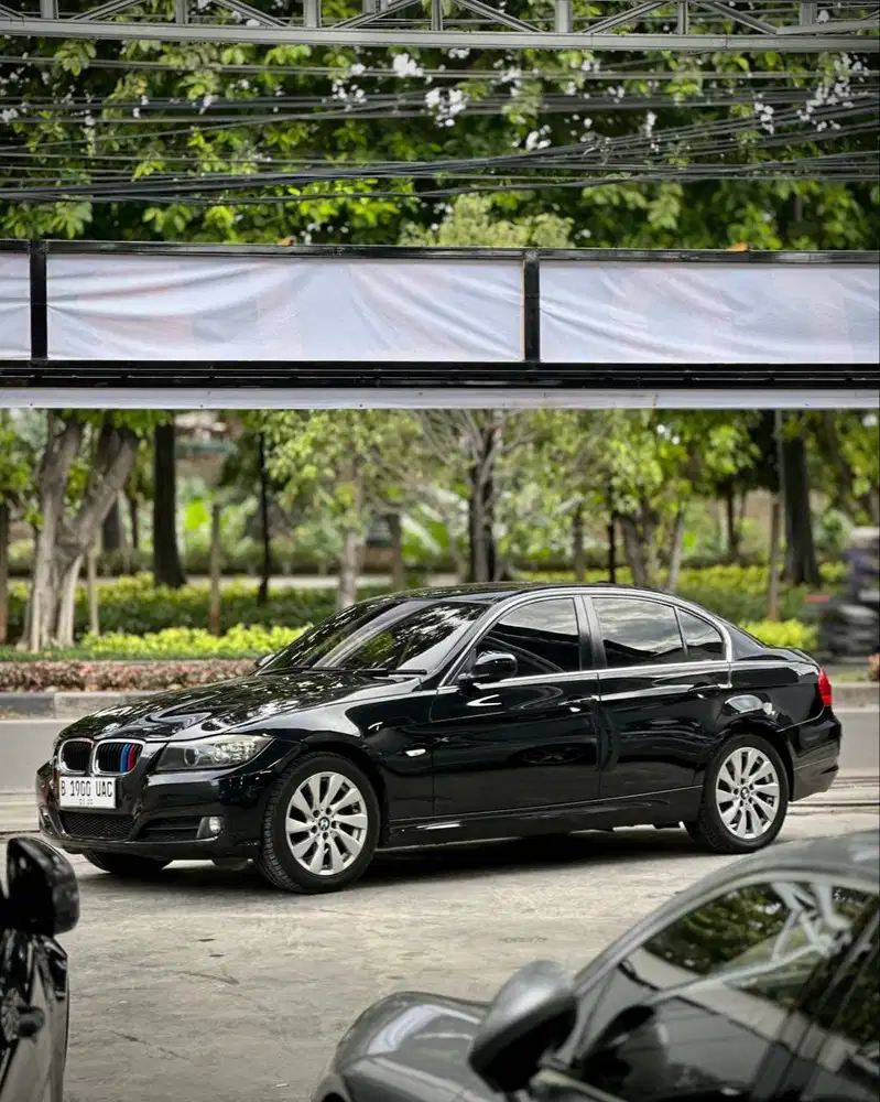 BMW 320i E90 LCi Hitam 2011 Tdp Menarik Simpan Bu Murmer Antik Super